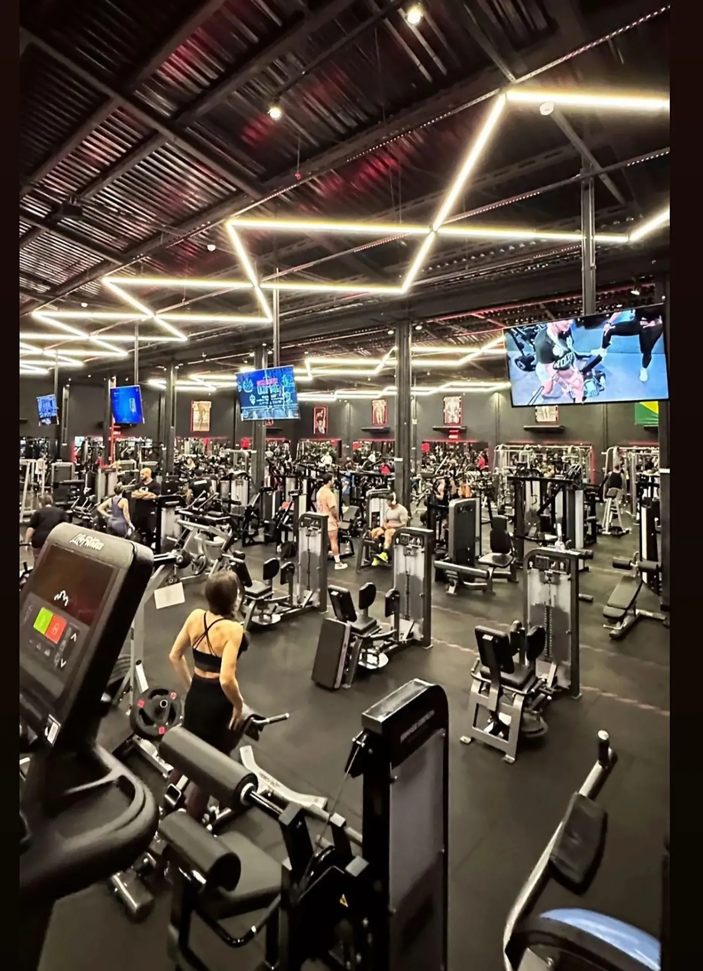 Área de cardio da Ironberg Floripa