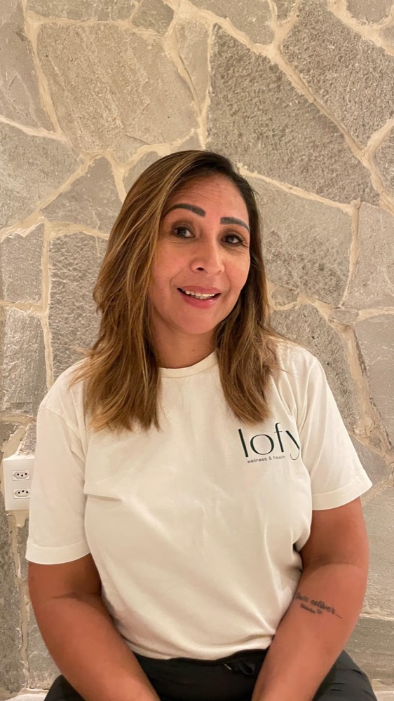 Silvia Ferrer — Massagens na Lofy